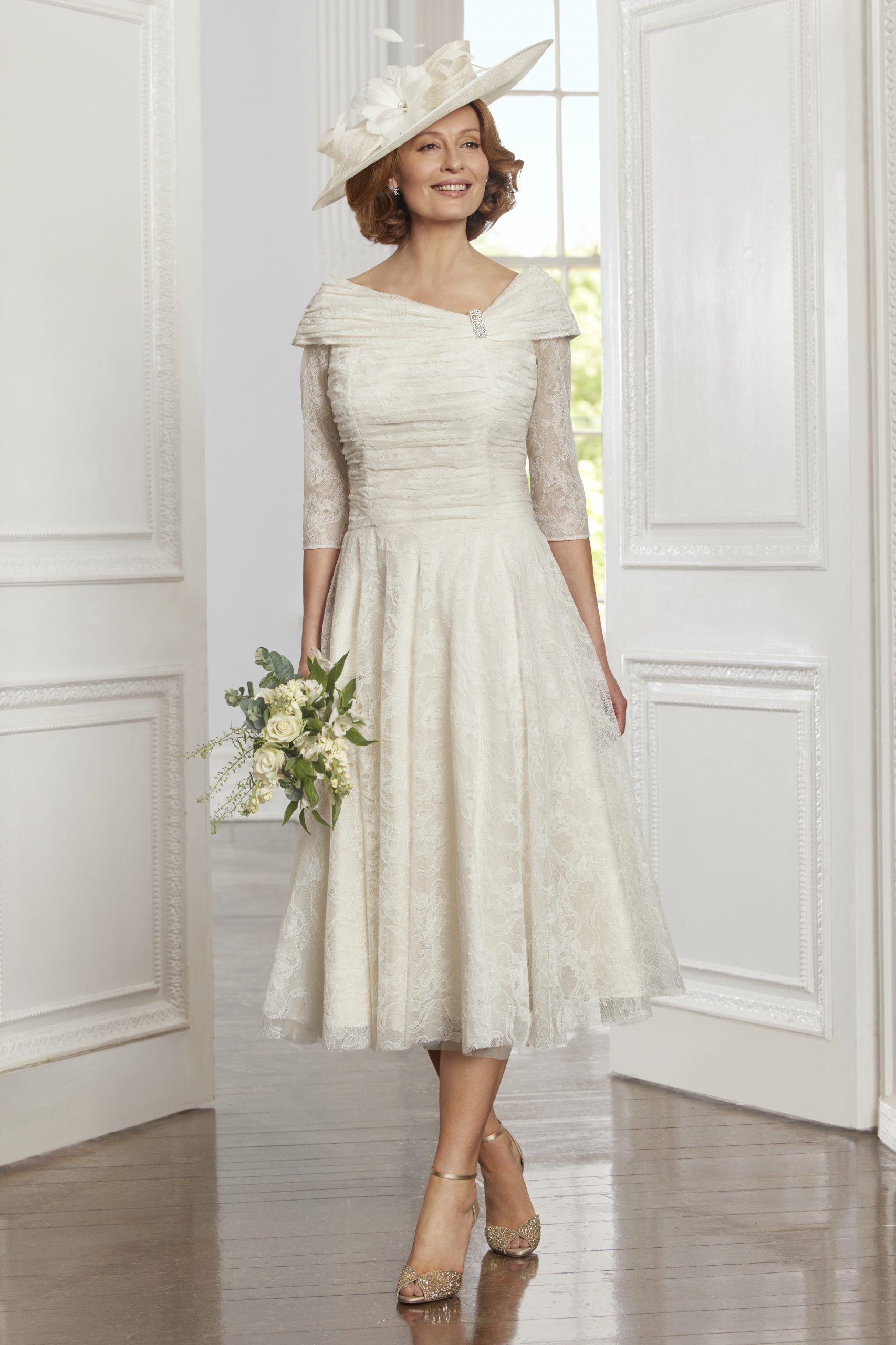 71016 Navy & Cream Spot